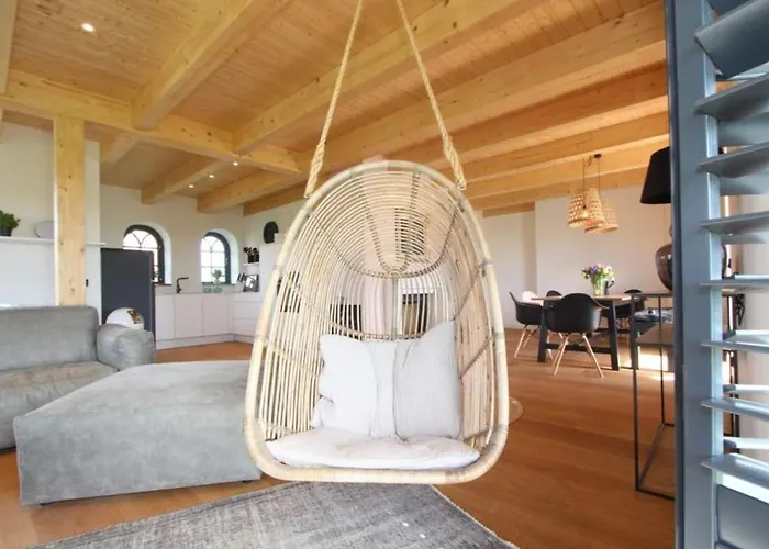 Holiday home Reethues Am Schlossgut Gross Schwansee