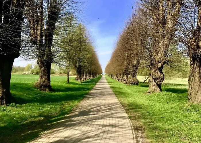 Holiday home Reethues Am Schlossgut *