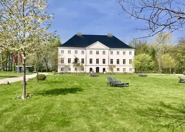 Semesterbostad Reethues Am Schlossgut